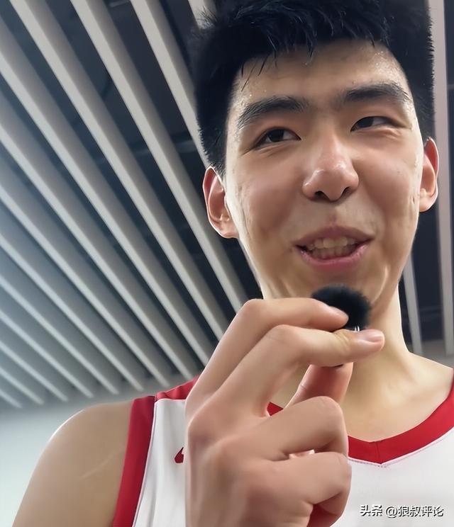 云鼎娱乐登录入口-徐昕：穿上国家队战袍感觉非常不错 调侃王俊杰多传球逗乐记者